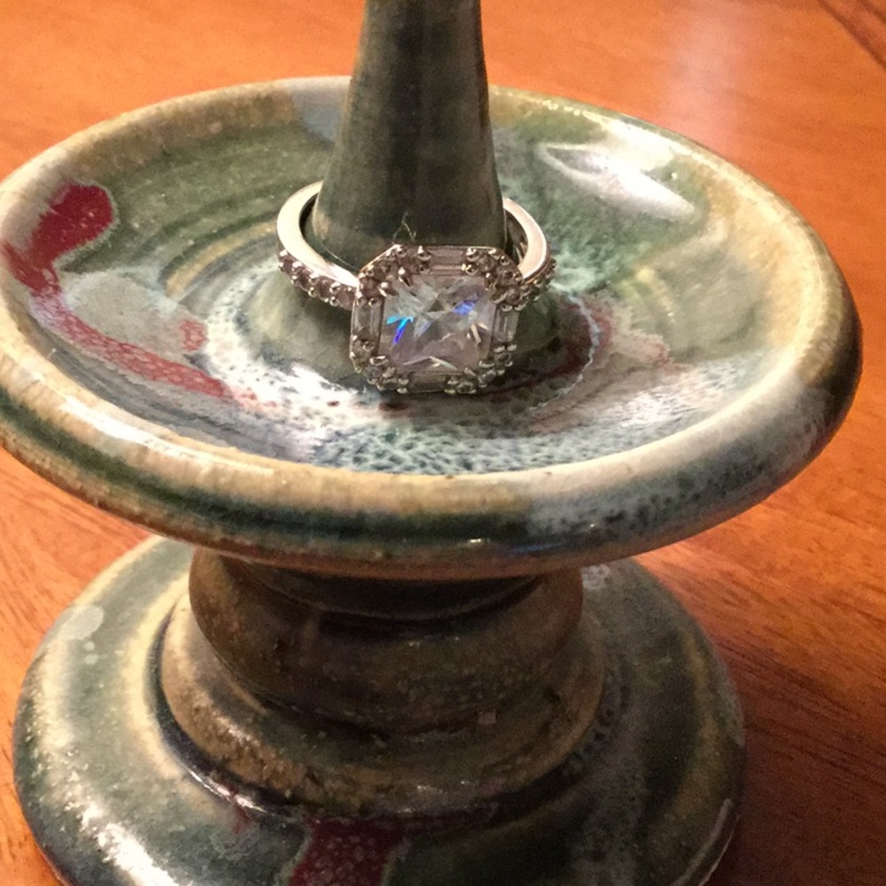 Lia Sophia crystal ring size 7